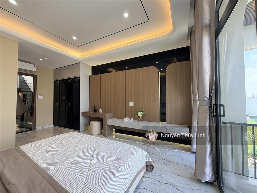 Giảm mạnh  nhà phố siêu vip  thạnh xuân  quận 12  hồ chí minh (có thang máy, sân vườn)