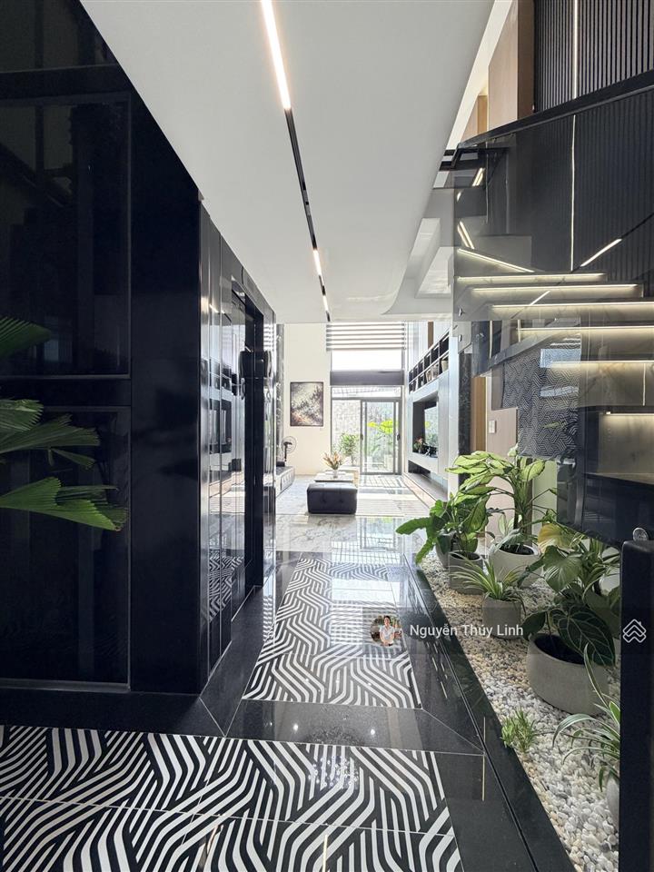 Giảm mạnh  nhà phố siêu vip  thạnh xuân  quận 12  hồ chí minh (có thang máy, sân vườn)