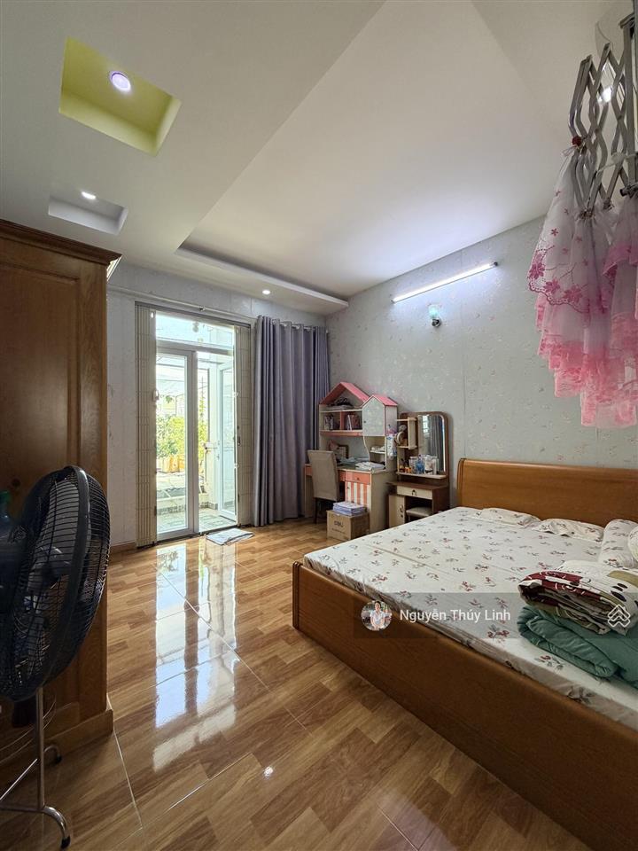 Ngã tư ga/ nhà 4 tầng sân xe hơi thạnh lộc 37 thạnh lộc quận 12 ( 4m x 22,5m)
