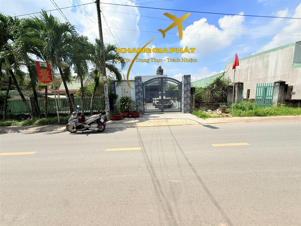 Nhà mặt tiền long đức  long thành 3pn/3wc sân oto đang cho thuê 12tr  dt 337.5m2 tc 100m sổ riêng