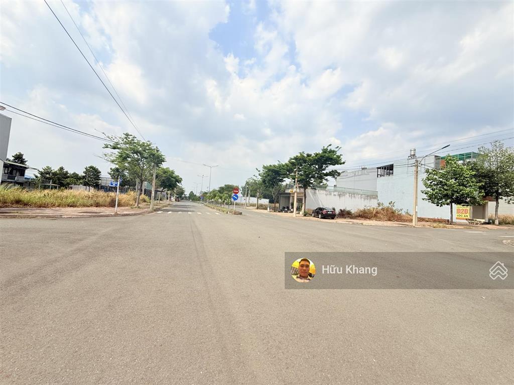D2d long thành  trục chính dự án hướng đông  ngay sát dt769  sổ sẵn vị trí rất đẹp cho ndt