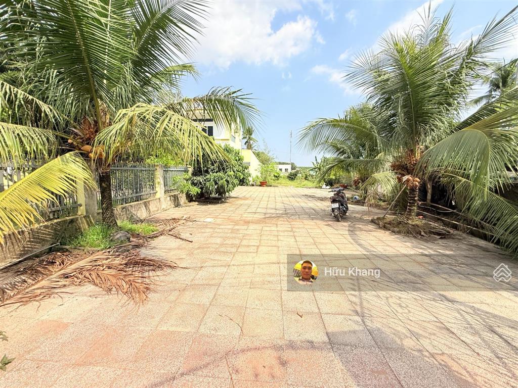 Xã long thành sát ngay stc dt 1285m2 tc 200m2  mặt tiền nhựa chính cách dt769 chỉ 80m  hàng hiếm