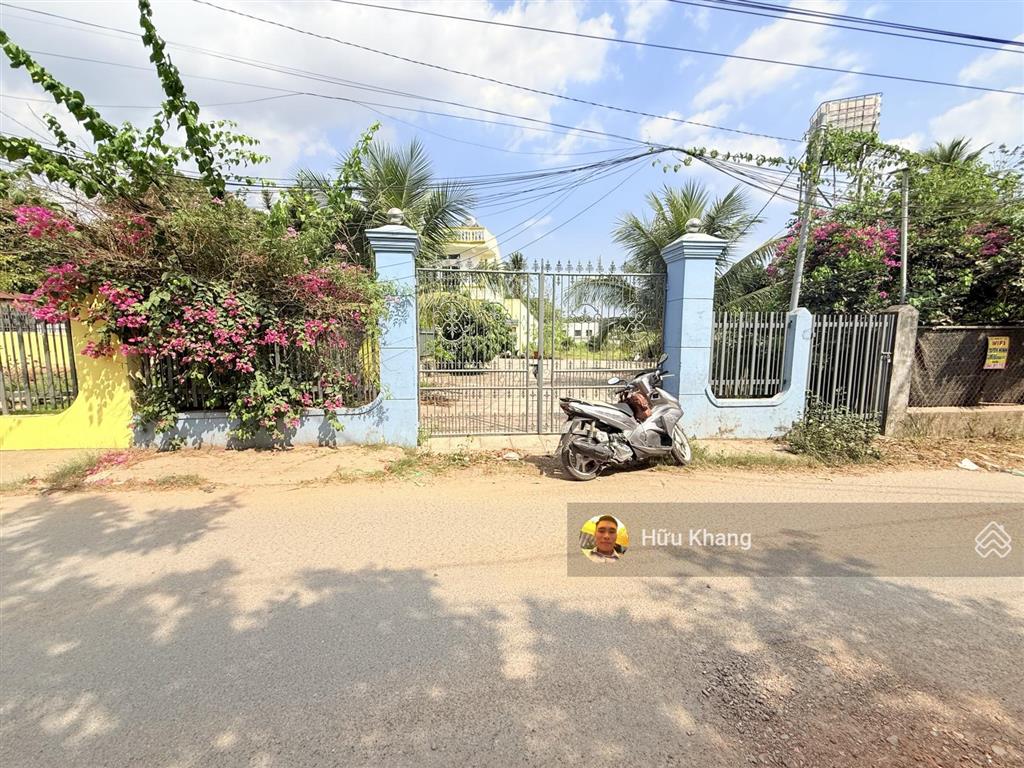 Xã long thành sát ngay stc dt 1285m2 tc 200m2  mặt tiền nhựa chính cách dt769 chỉ 80m  hàng hiếm