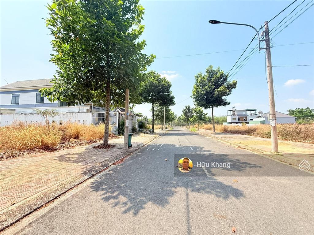 D2d xã long thành  lô góc ngang 10m x 23mgần ngay chợ  đt769 giá bán nhanh 4,6 tỷsổ hồng riêng