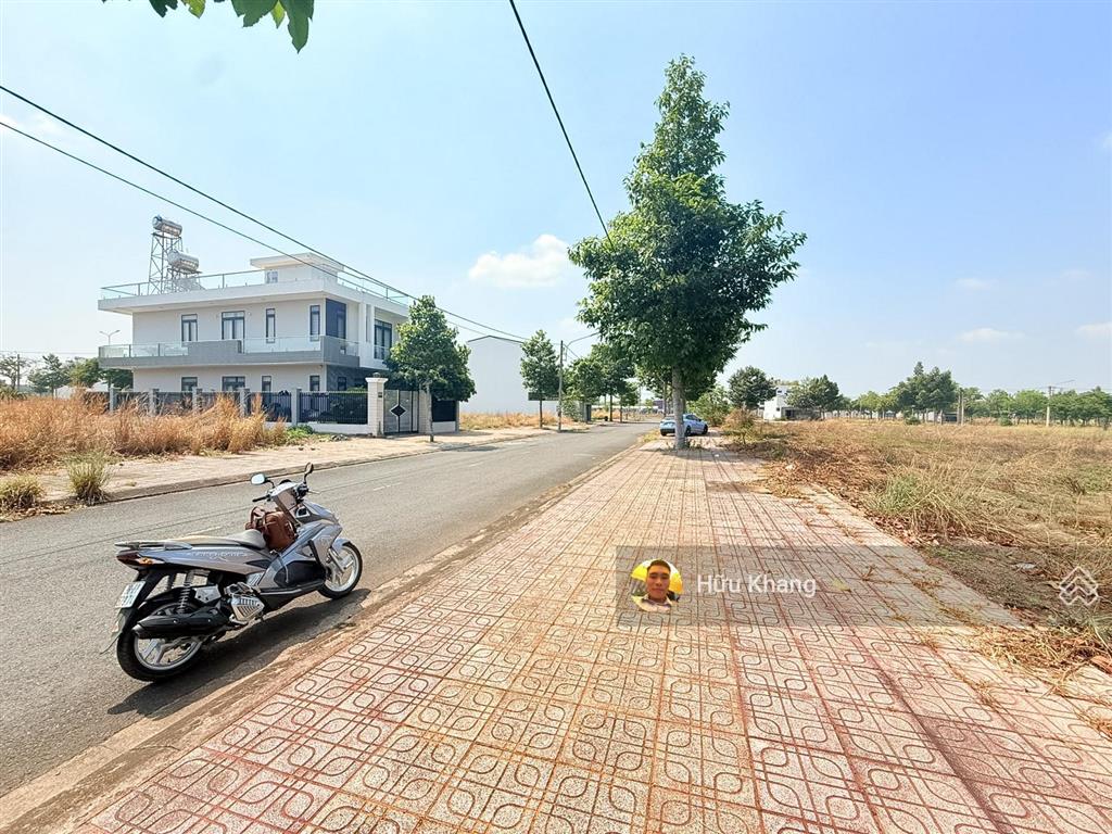 D2d xã long thành  lô góc ngang 10m x 23mgần ngay chợ  đt769 giá bán nhanh 4,6 tỷsổ hồng riêng