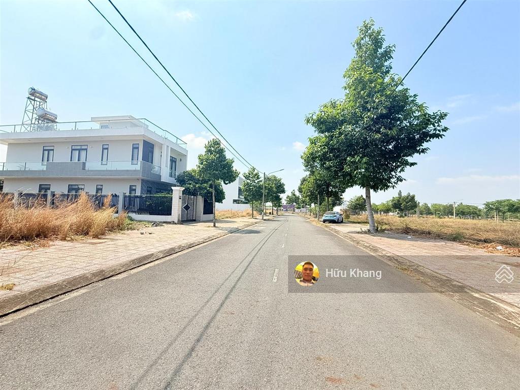 D2d xã long thành  lô góc ngang 10m x 23mgần ngay chợ  đt769 giá bán nhanh 4,6 tỷsổ hồng riêng