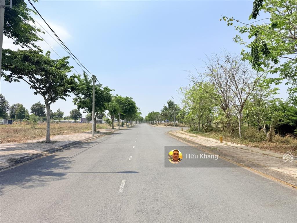 D2d lộc an  xã long thành  trục chính d1 kế chợ  ngay sát dt769 dt 196.9m2 ngang 8m giá cực ngộp