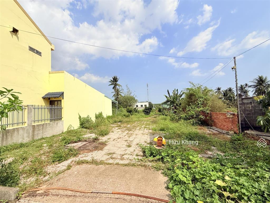 Xã long thành sát ngay stc dt 1285m2 tc 200m2  mặt tiền nhựa chính cách dt769 chỉ 80m  hàng hiếm