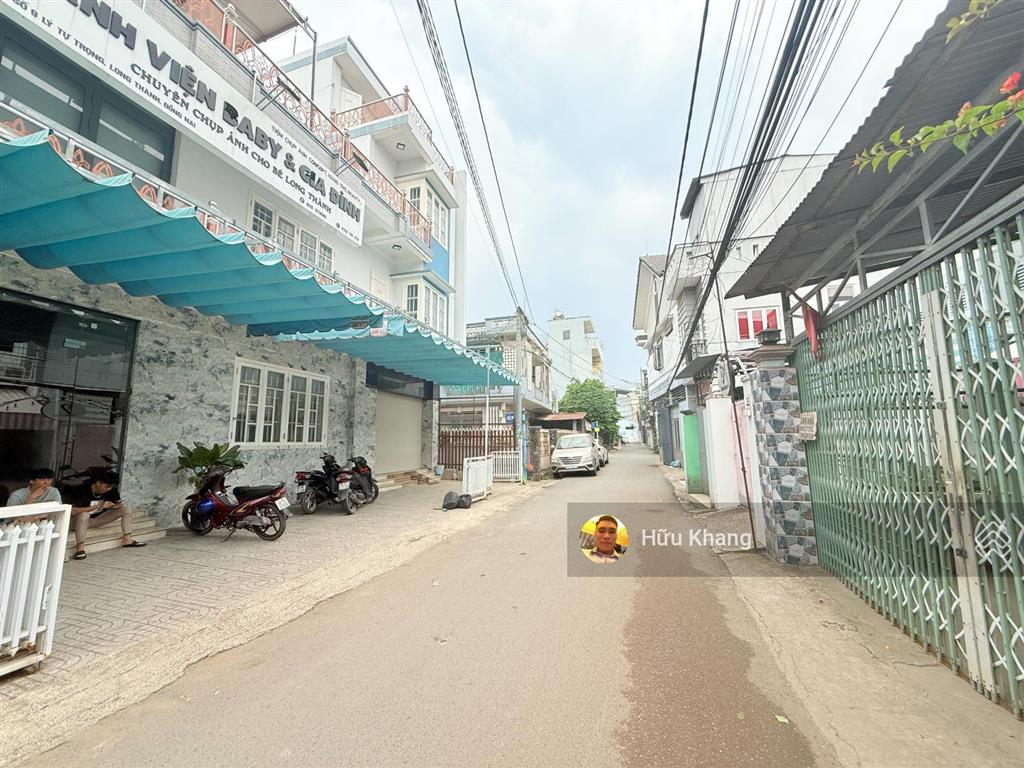 Nhà 3 mặt tiền doanh long thành  đang cho thuê 25tr/tháng  ngay sát đường lê duẩn  chơ mới lt