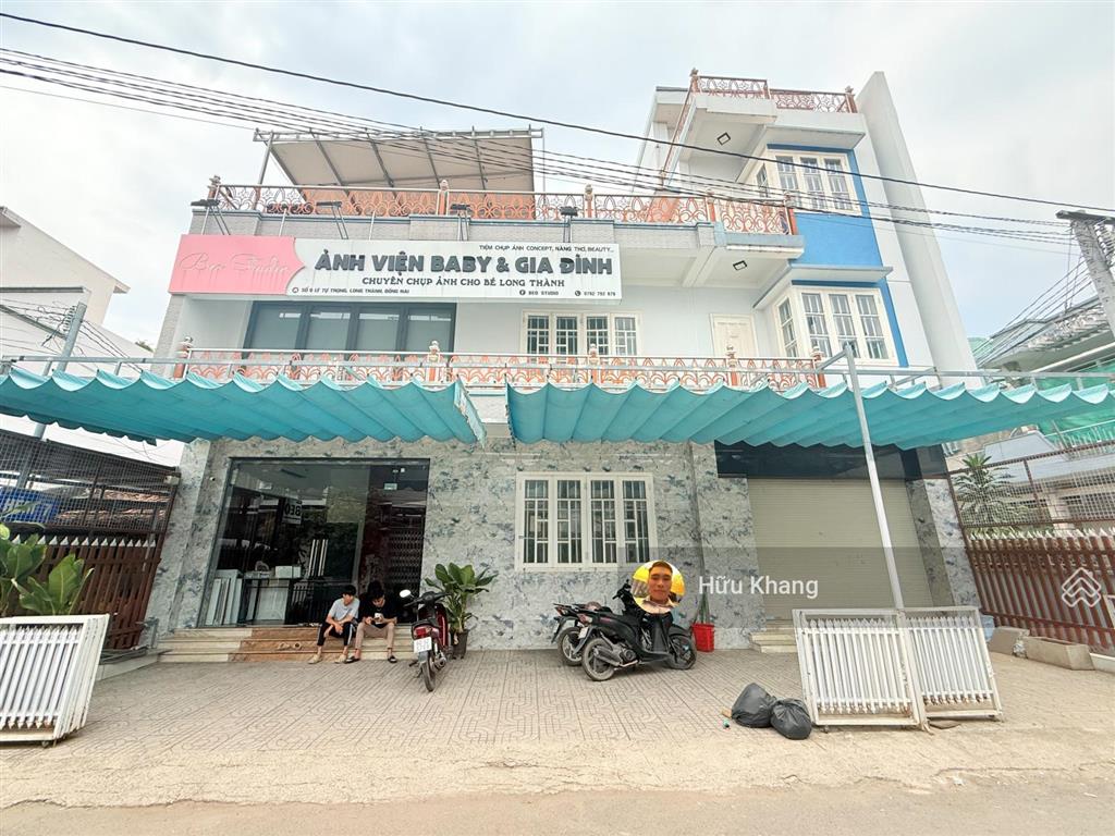 Nhà 3 mặt tiền doanh long thành  đang cho thuê 25tr/tháng  ngay sát đường lê duẩn  chơ mới lt