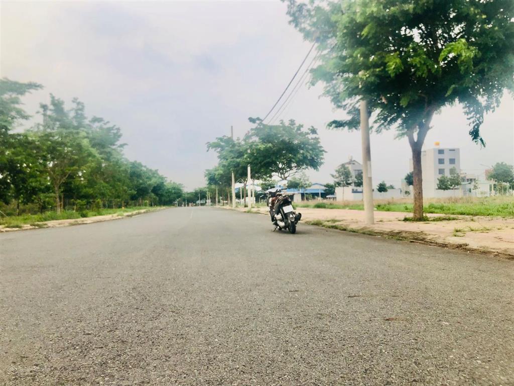 Lô góc trục chính d2d  phường long thành dt 237.4m² sổ sẵn ngang 10m kinh doanh thuận tiện