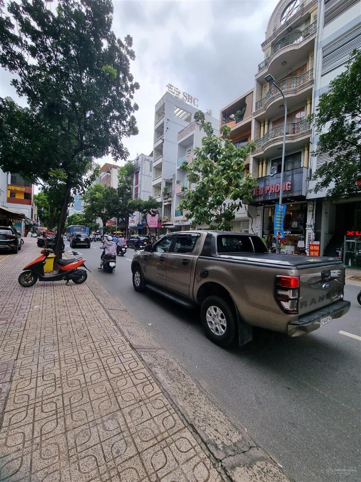 Bán gấp mặt tiền nguyễn tri phương, p. 4, q. 10, 8x25=200m2 đất. nhà 5 tầng giá chỉ 54 tỷ
