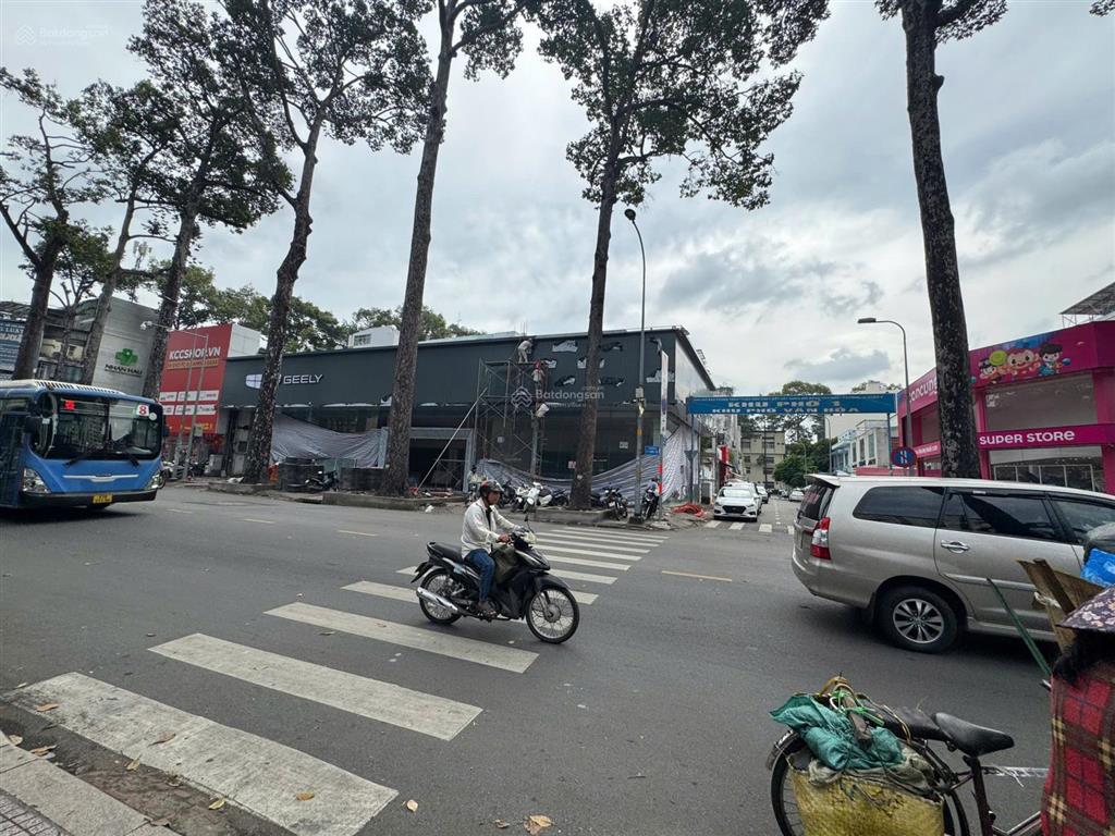 Siêu vị trí mặt tiền trần quốc thảo, p.6, q.3  dt 18x25m công nhận 470m2 chỉ 250 tỷ