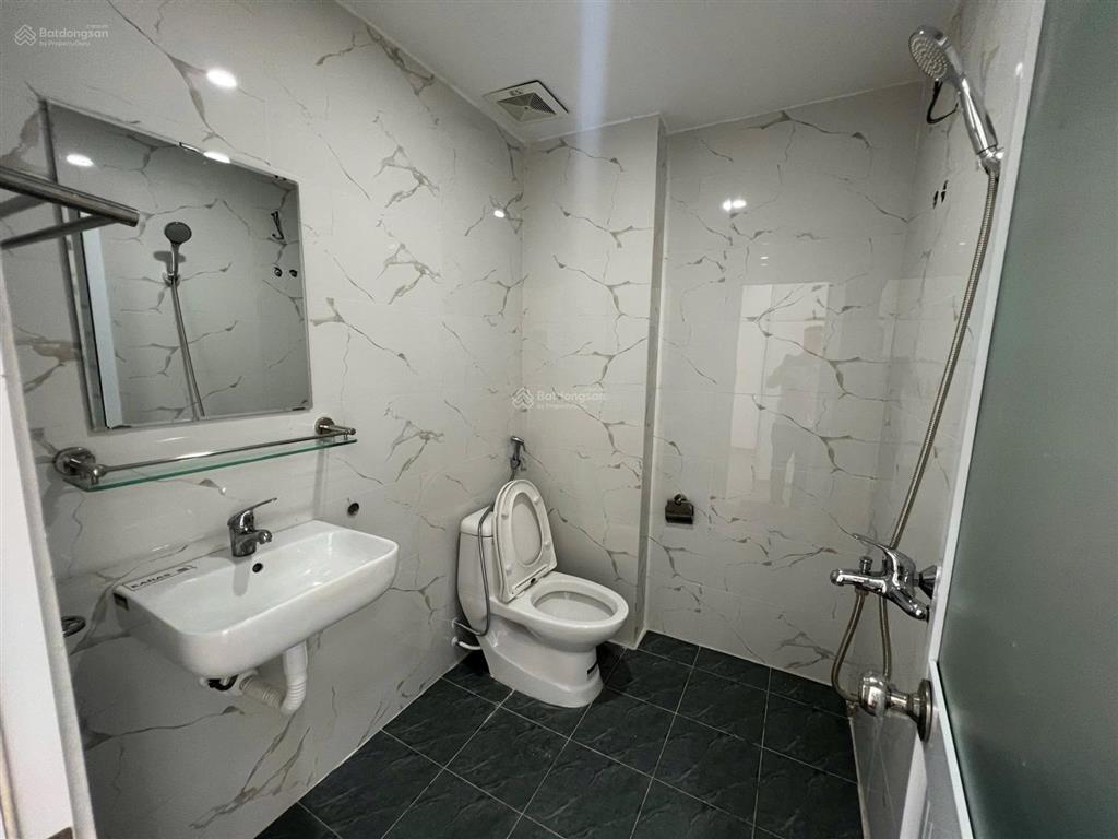 Em chính chủ bán căn góc 2pn tòa b tân việt, hoài đức giá 45tr/m. sẵn sổ lâu dài