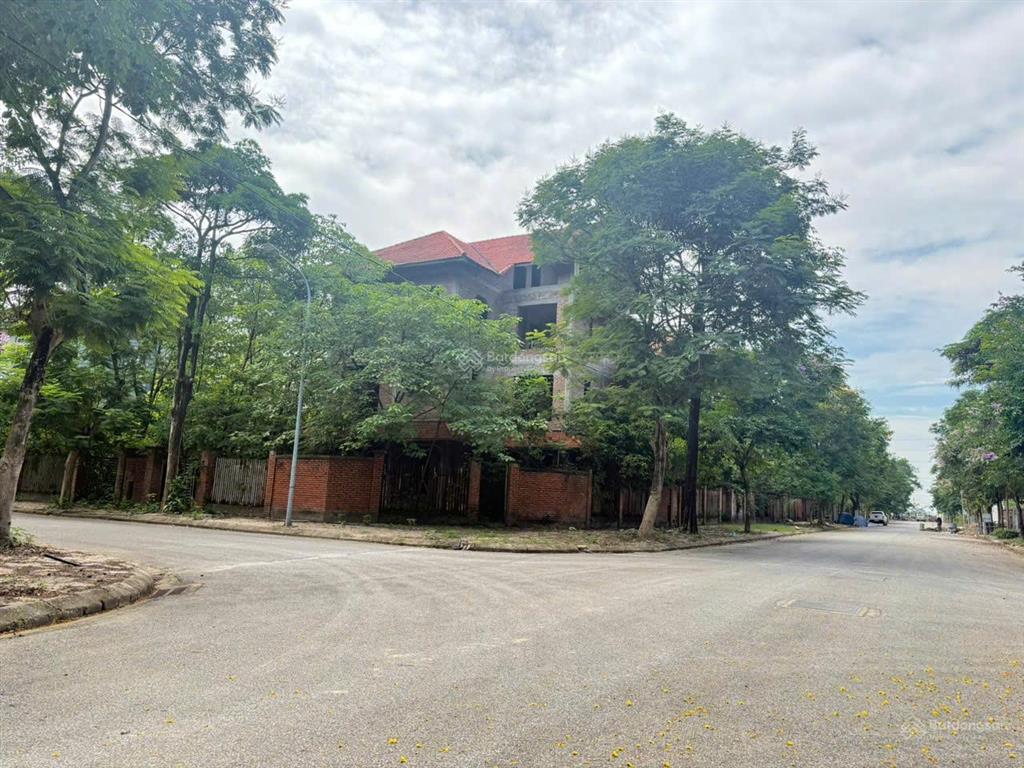 Giá hời 15 tỷ sở hữu căn biệt thự nghỉ dưỡng 300m, sổ đỏ sang tên kđt quang minh hn