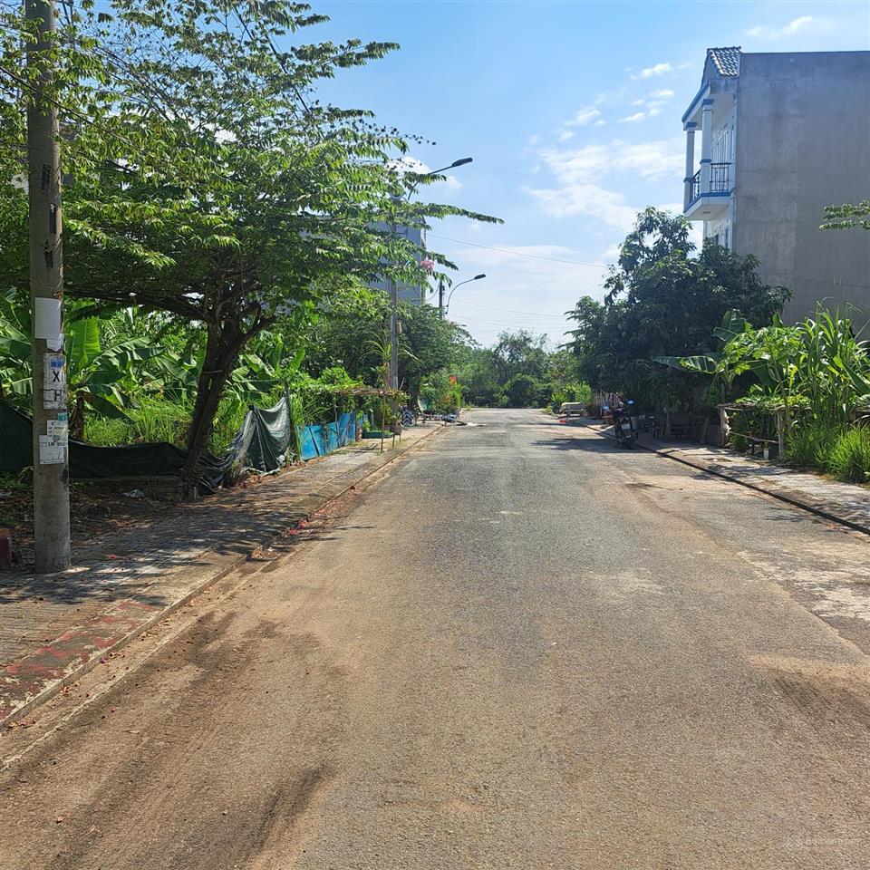 Cần bán lô đất sạch đẹp hẻm 47 trường lưu. sau lưng chợ long trường