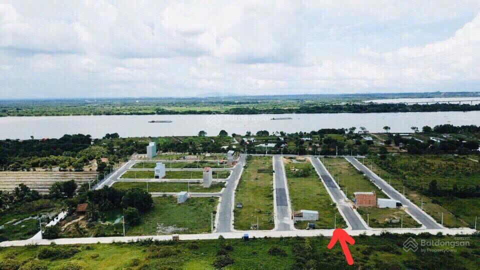 Cần bán lô góc 2 mặt tiền, dt 78 m2 ngang gần 6.4 m, đường 8 long phước. lô đất đẹp, thoáng mát