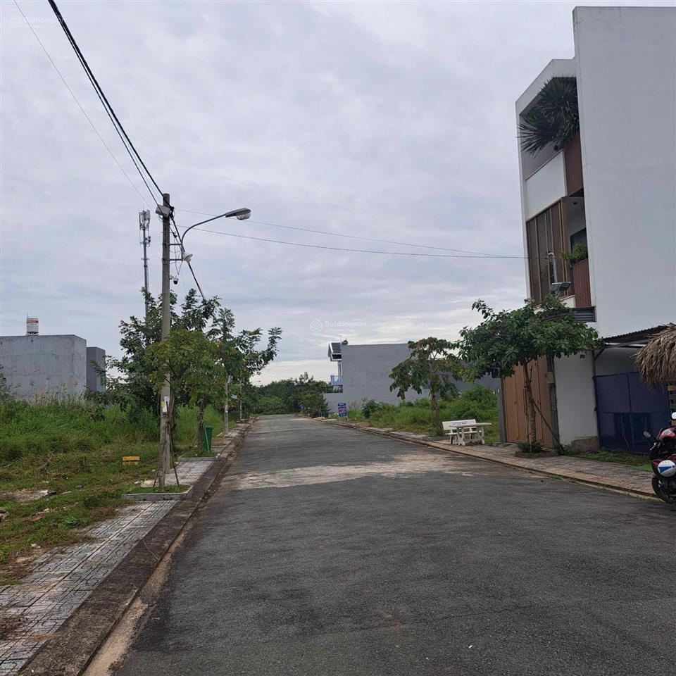Giá ngộp rẻ nhất khu vực thủ đức, tp hcm. lô đẹp chỉ 1.95 tỷ/52m2. qua vinhome grand park chỉ 4phút