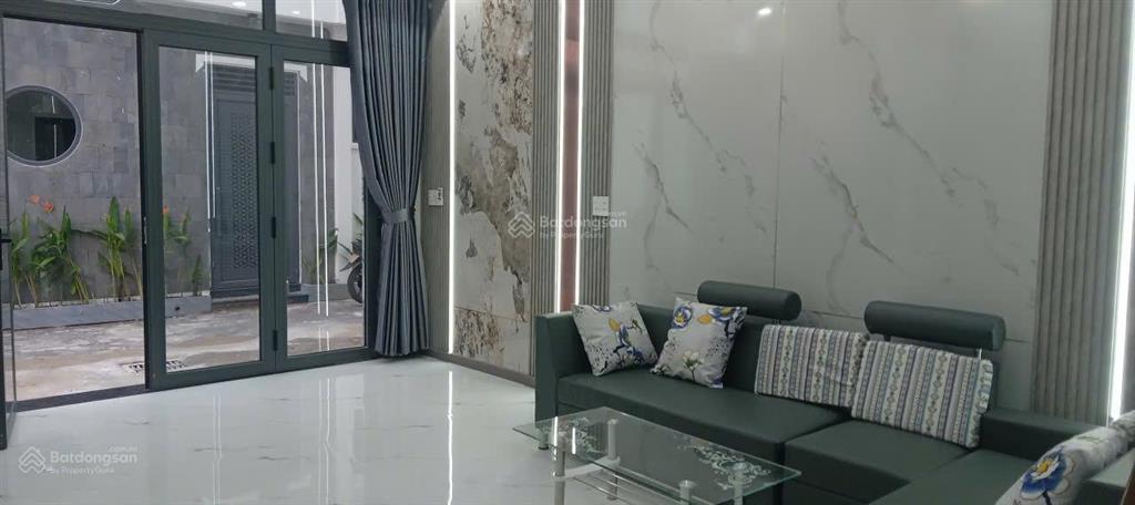 Bán nhà 1 trệt 1 lầu 4.2x14.3 giá 2.8 tỷ, biên hòa, hẻm nhựa 5m
