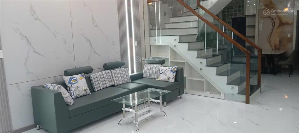 Bán nhà 1 trệt 1 lầu 4.2x14.3 giá 2.8 tỷ, biên hòa, hẻm nhựa 5m