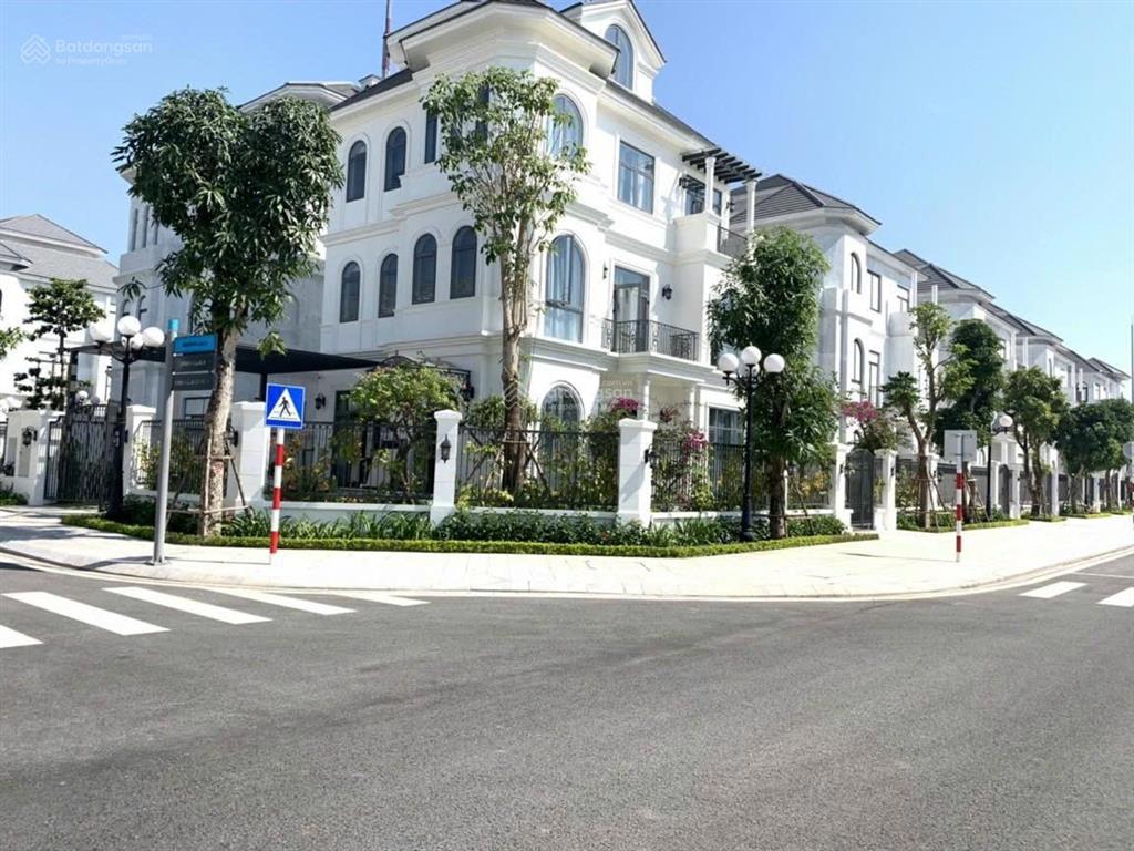 Chính chủ bán biệt thự view hồ vvip dự án vinhomes green villas, giá cả thương lượng
