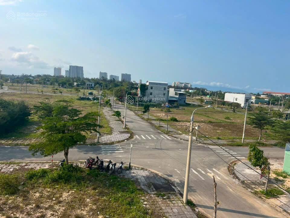 Tôi chính chủ cần bán lô góc g414 khu sea view sát biển, gần sông giá cực kì tốt