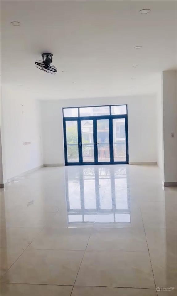 Tôi chính chủ cần cho thuê nhà 9092 đường hồ xuân hương vị trí siêu đắc địa sát biển.