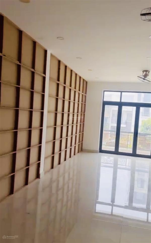 Tôi chính chủ cần cho thuê nhà 9092 đường hồ xuân hương vị trí siêu đắc địa sát biển.