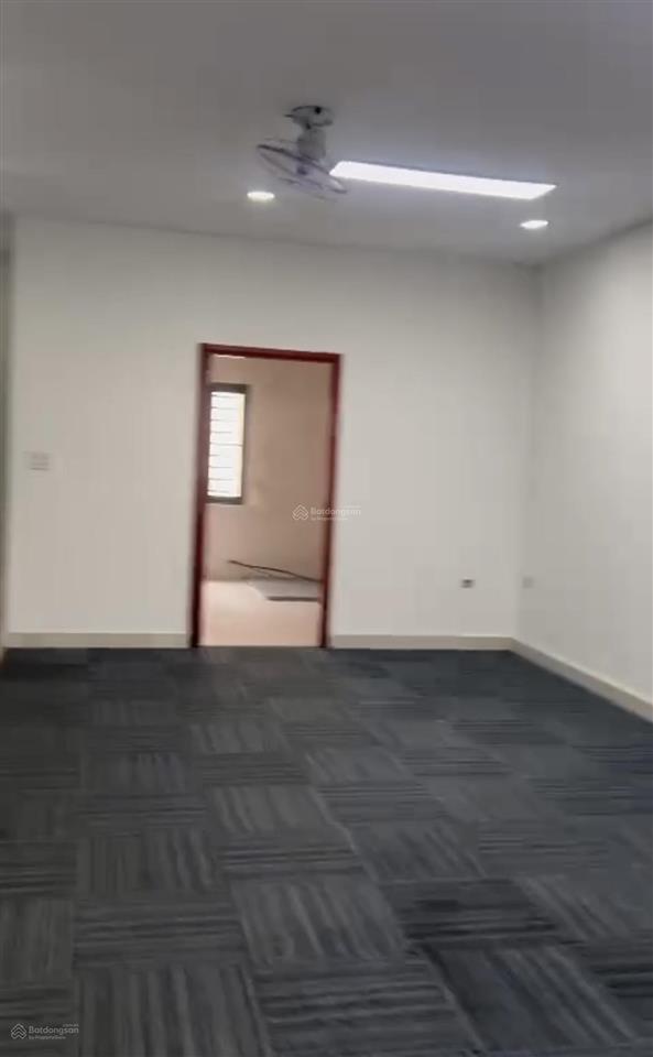 Tôi chính chủ cần cho thuê nhà 9092 đường hồ xuân hương vị trí siêu đắc địa sát biển.