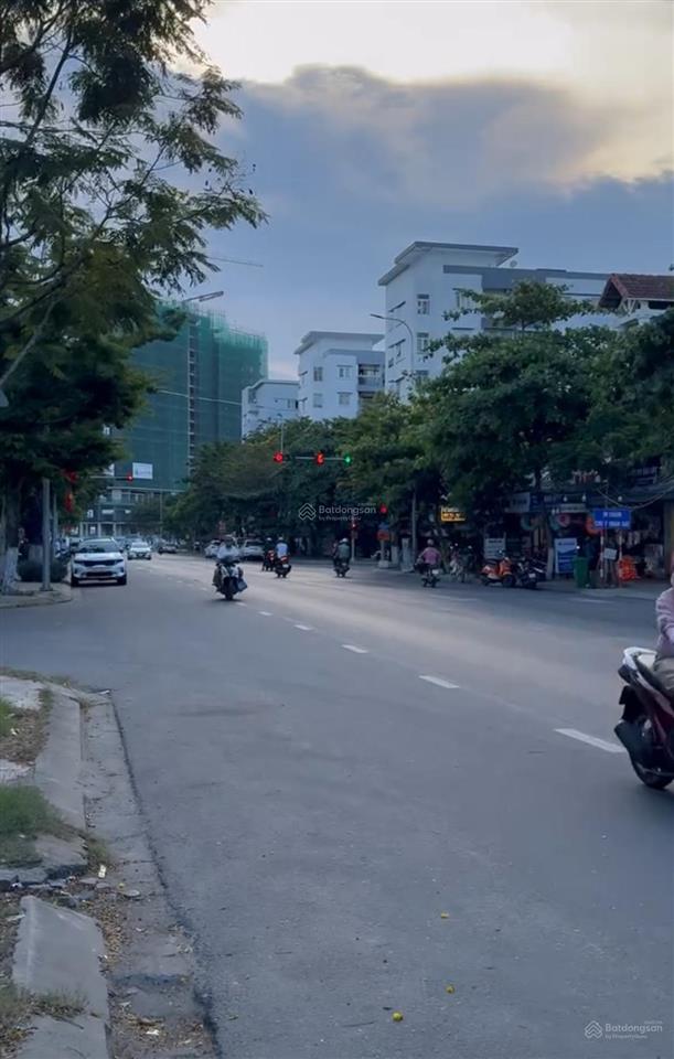 Chính chủ cần bán lô góc siêu đẹp đường vân đồn và nại thịnh 7, sát sông cạnh bệnh viện