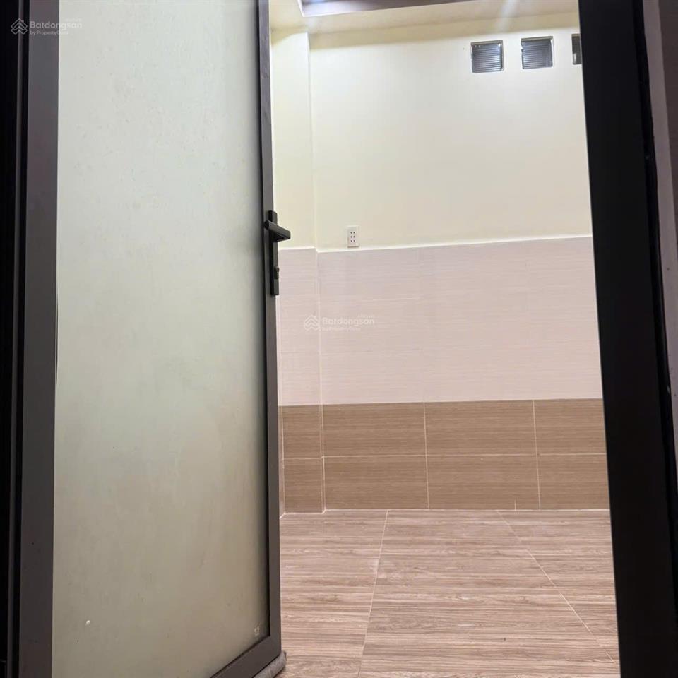 Phòng mới ngay tên lửa, wc riêng, có thay máy, khóa vân tay
