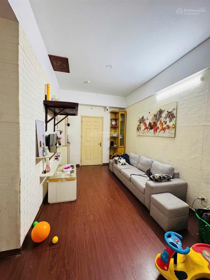 Cho thuê căn 2 phòng ngủ dt 70m2, full nội thất, view thoáng mát, tầng trung, giá 8tr/tháng