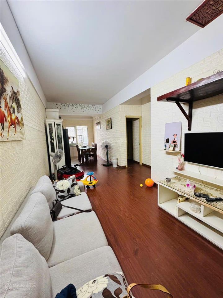 Cho thuê căn 2 phòng ngủ dt 70m2, full nội thất, view thoáng mát, tầng trung, giá 8tr/tháng