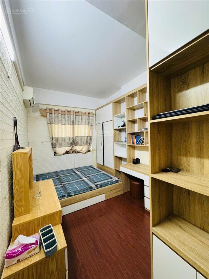 Cho thuê căn 2 phòng ngủ dt 70m2, full nội thất, view thoáng mát, tầng trung, giá 8tr/tháng