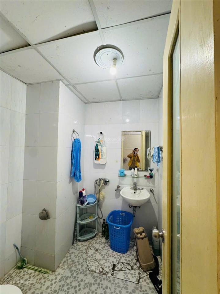 Cho thuê căn 2 phòng ngủ dt 70m2, full nội thất, view thoáng mát, tầng trung, giá 8tr/tháng