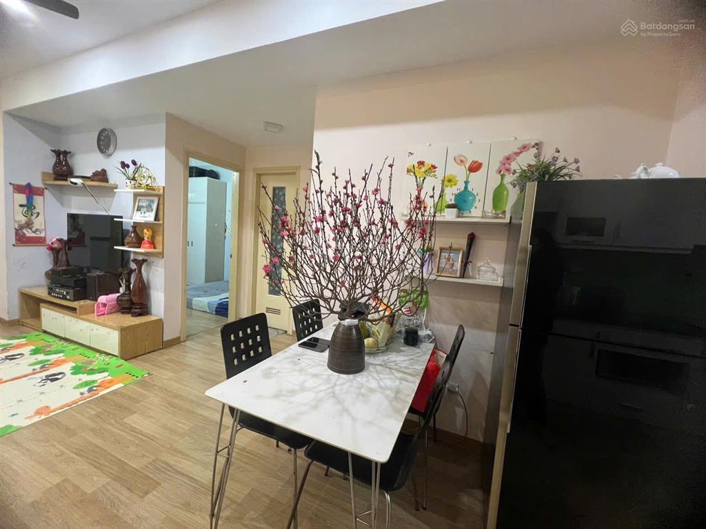Cho thuê căn hộ hh2a linh đàm 2pn dt 72m2, view sân thoáng mát, có nội thất, giá 9tr/tháng
