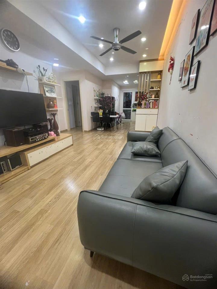Cho thuê căn hộ hh2a linh đàm 2pn dt 72m2, view sân thoáng mát, có nội thất, giá 9tr/tháng