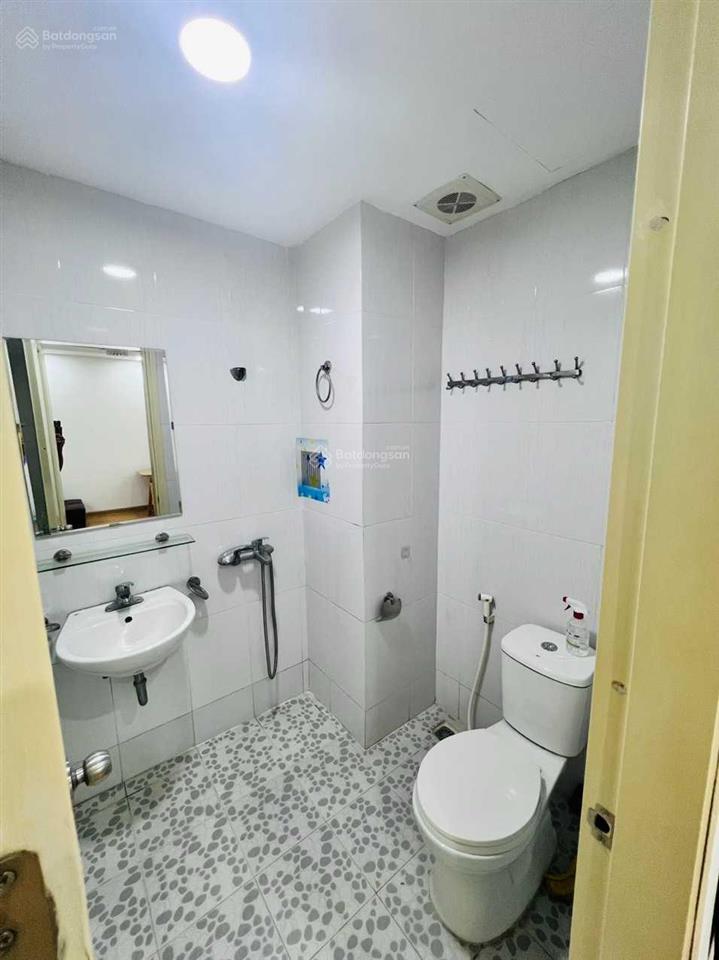 Cho thuê 2 ngủ ở được luôn tòa hh3a linh đàm hoàng mai hà nội
