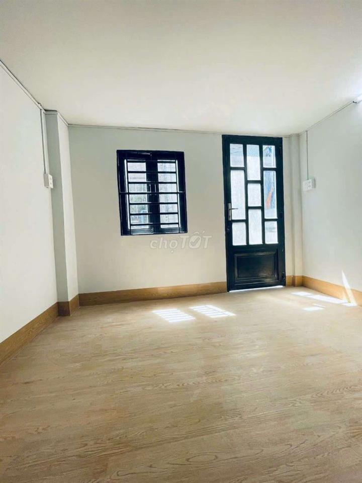 Nhà 2 lầu Ngay Ngã Tư Lạc Long Quân Âu Cơ