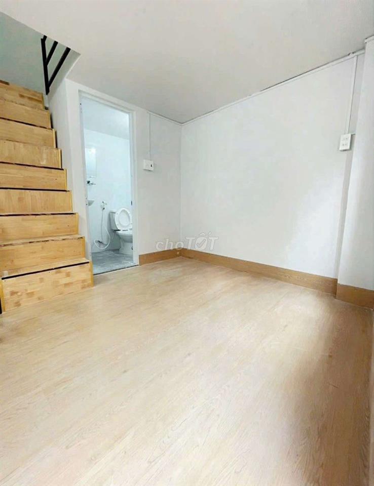 Nhà 2 lầu Ngay Ngã Tư Lạc Long Quân Âu Cơ
