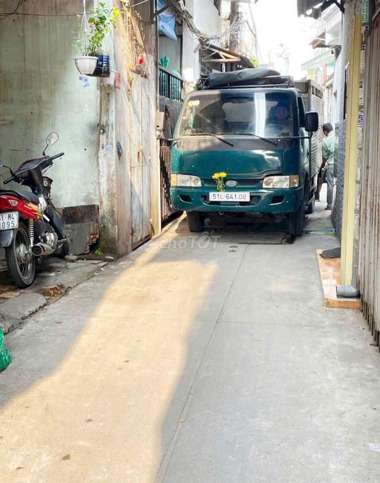 Nhà 2 lầu Ngay Ngã Tư Lạc Long Quân Âu Cơ