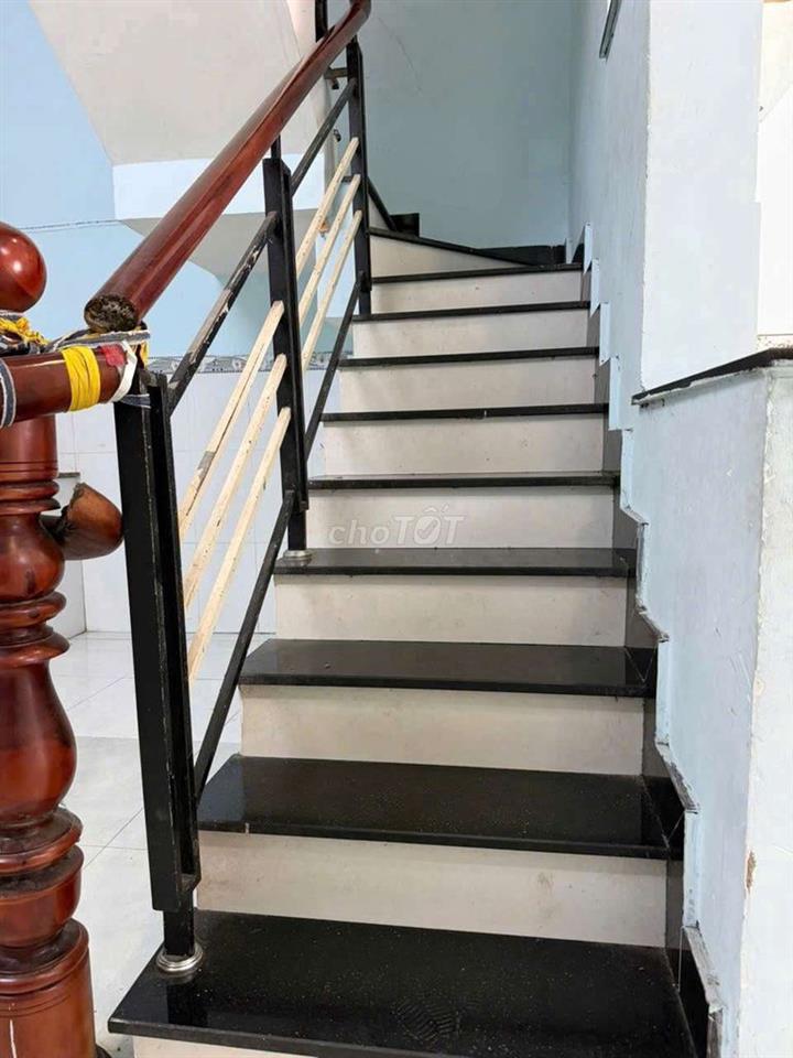 Nhà 4x20m 1 lầu Mặt tiền kinh doanh đường số 9 bhh trơn Bình Tân