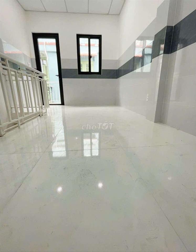 Nhà 1 lầu sổ hồng riêng ngay ngã tư Hương Lộ 2 bệnh Viện Bình Tân