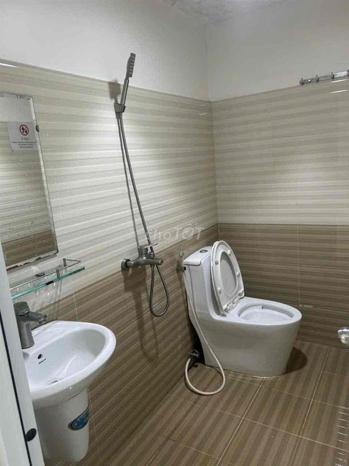 CHỈ CÒN 2 PHÒNG TRỌ ĐẸP PHƯỚC LONG B – RỘNG 35 M² GẦN UTE, FPT, UFM