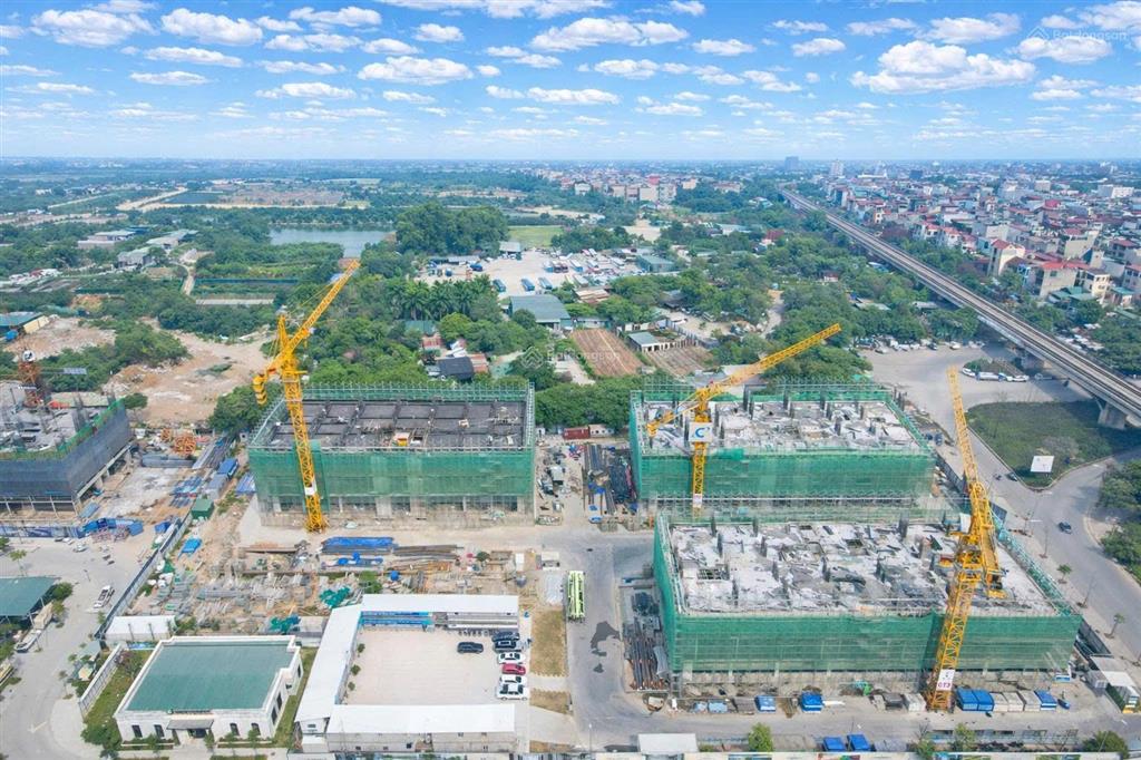 Chính chủ cần bán căn 2 ngủ to, toà j1 3 tầng hầm, hướng bắc view cực thoáng, giá giai đoạn 1