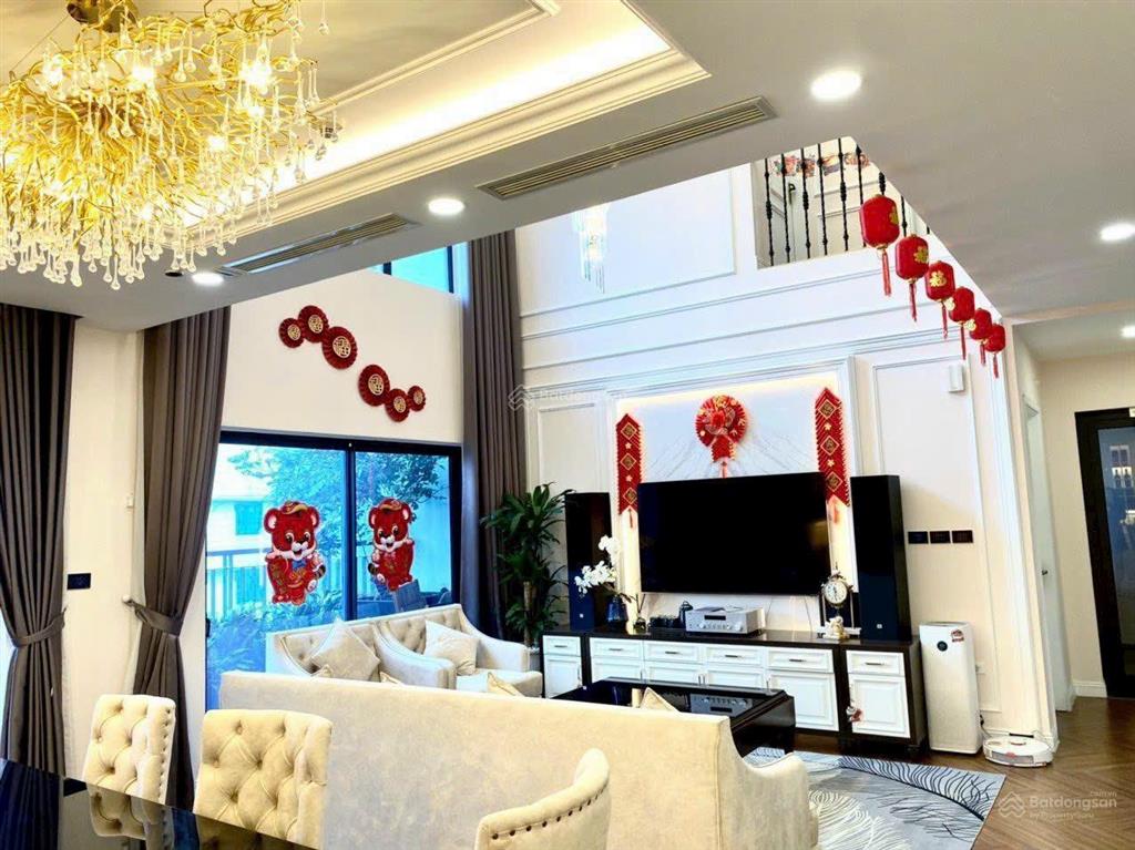 Bán duplex vip, diện tích 137m2 3 ngủ 2 vs, view panorama toàn thành phố, giá ngang căn 3 ngủ