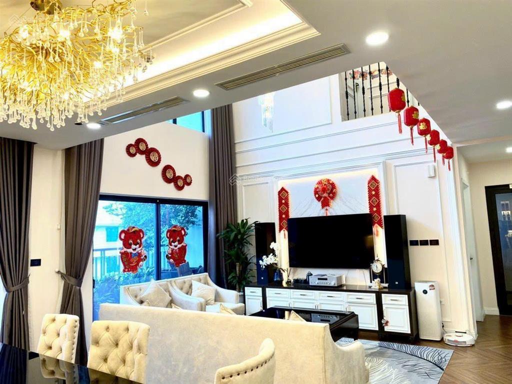 Bán duplex vip, diện tích 137m2 3 ngủ 2 vs, view panorama toàn thành phố, giá ngang căn 3 ngủ