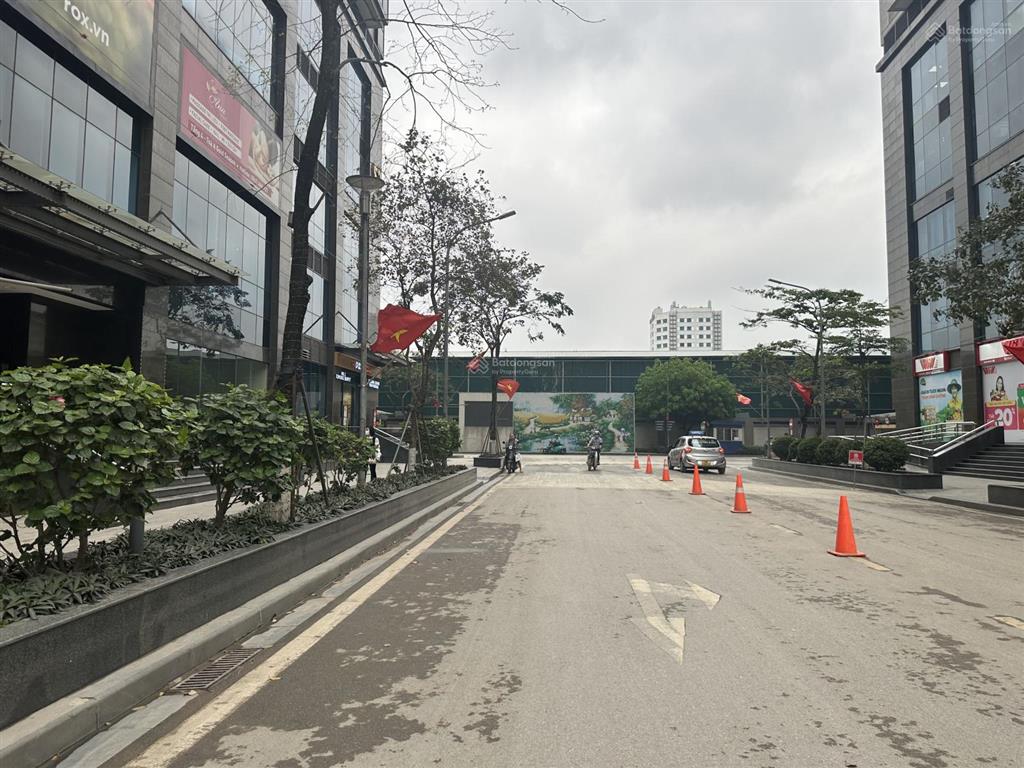 Sàn văn phòng trung tâm thanh xuân đang cho thuê 3,3 tỷ/năm dòng tiền ổn định, sổ đỏ lâu dài