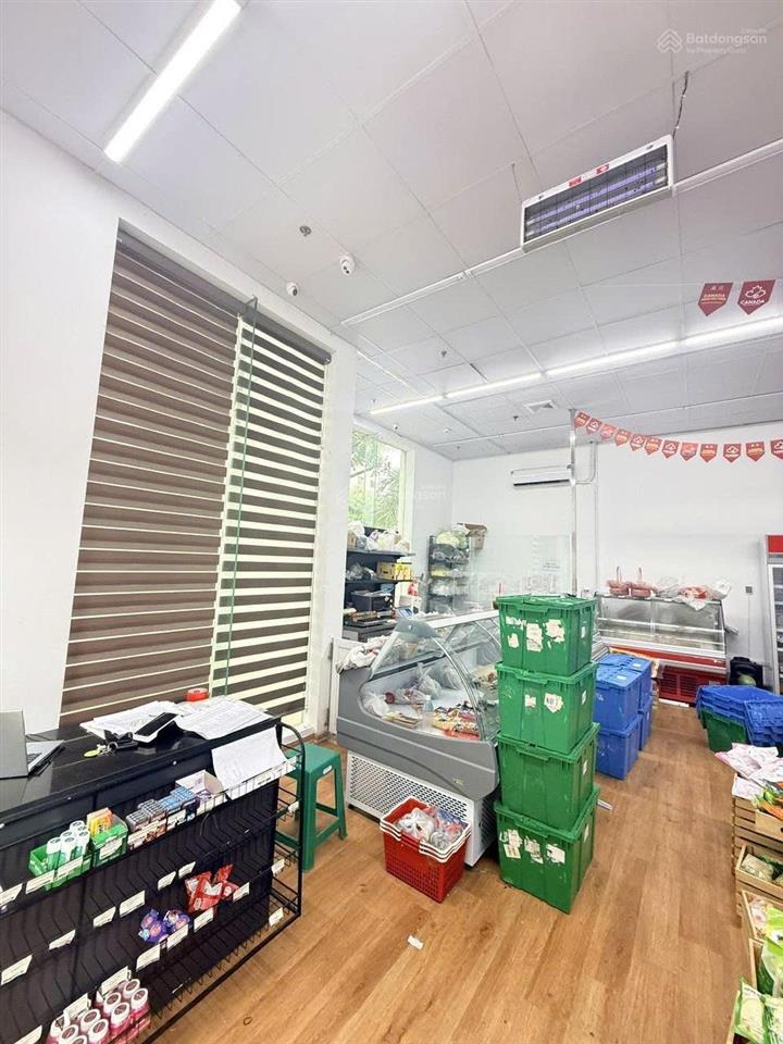Chính chủ cần cho thuê lô góc tầng 1, 2 mặt thoáng, ngay sảnh cư dân, hướng view nội khu