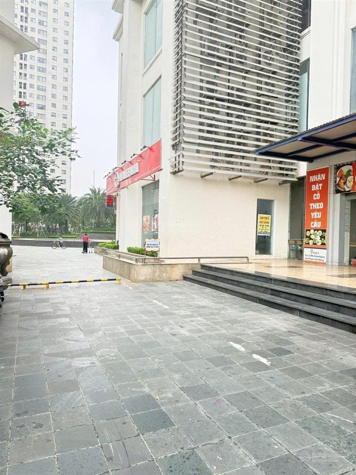 Chính chủ cần cho thuê lô góc tầng 1, 2 mặt thoáng, ngay sảnh cư dân, hướng view nội khu